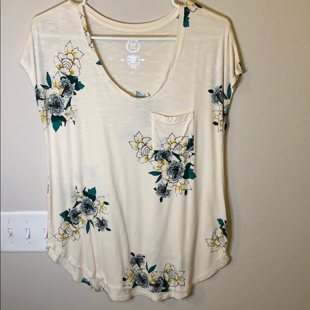 Maurices 24/7 Collection Floral Tee - Medium
